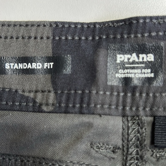 PRANA BLACK/GRAY CARGO SHORTS WITH MODERN CANO DESIGN SIZE 5 - Picture 6 of 16